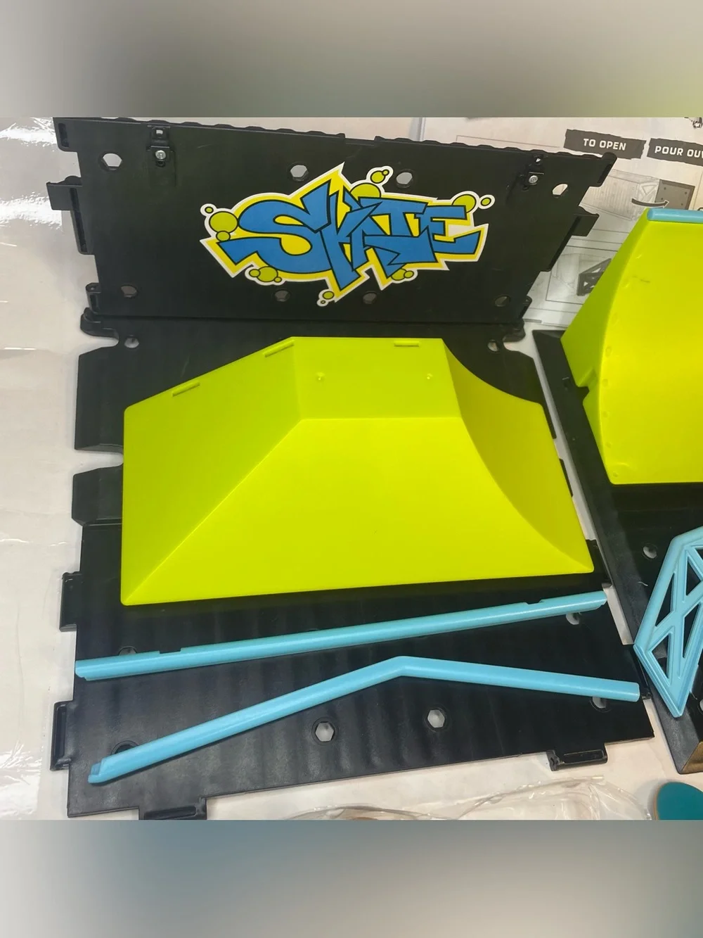Tech Deck Transforming SK8 Container Pro Set + Skates Skatepark (Incomplete)